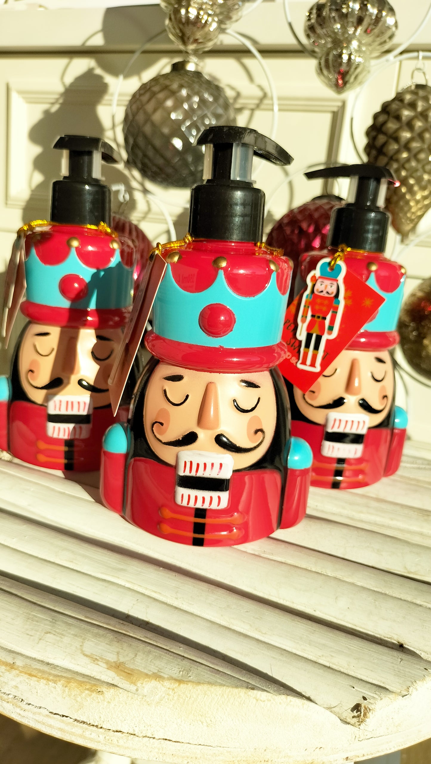 SCHIACCIANOCI ROSSO sapone liquido