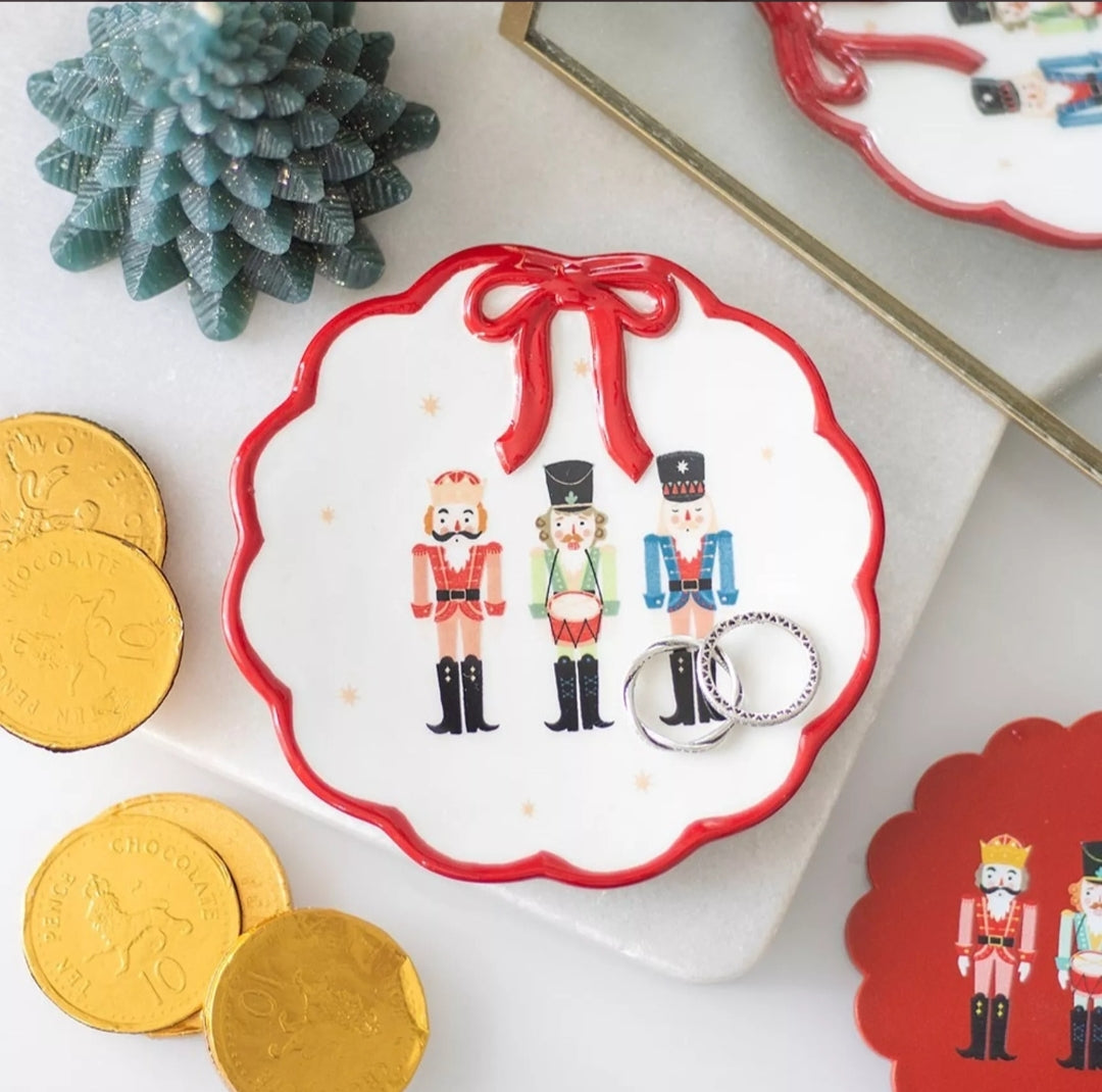 SCHIACCIANOCI piattino in ceramica