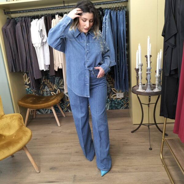 Camicia over jeans