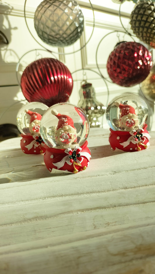 Palla di neve "gnometto regalo"